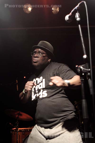 BARRENCE WHITFIELD AND THE SAVAGES - 2012-04-04 - PARIS - La Fleche d'Or - 